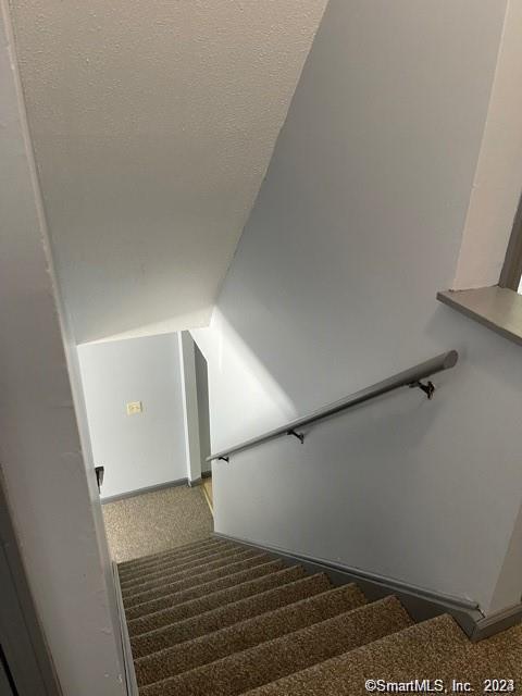 Building Photo - 66 Alder St