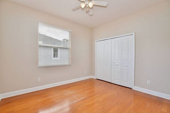 Building Photo - Stunning 4/3 Pool Home with a Bonus Room a...