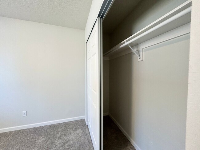 Building Photo - Freshly Updated 3 Bedroom Home with Garage, Fenced Yard & Covered Patio!