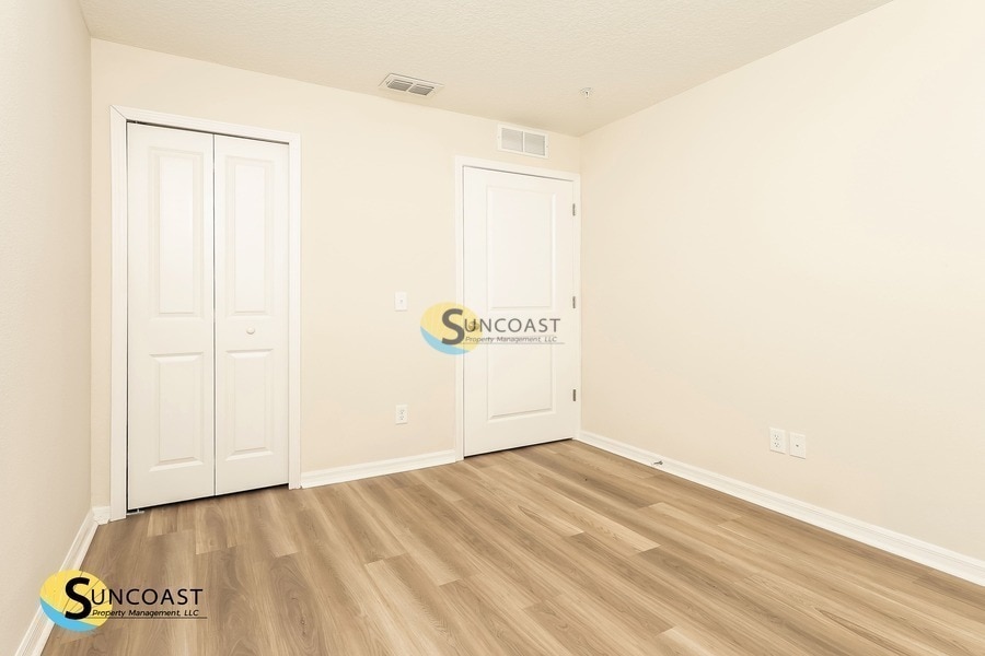 Building Photo - 11479 Oakfield Ct