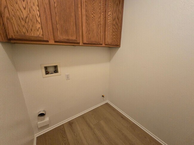 Building Photo - Moreno Valley Single Story Home