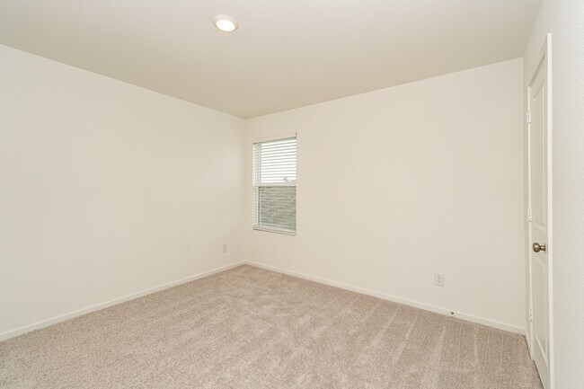 Building Photo - 442 Southern Magnolia Wy