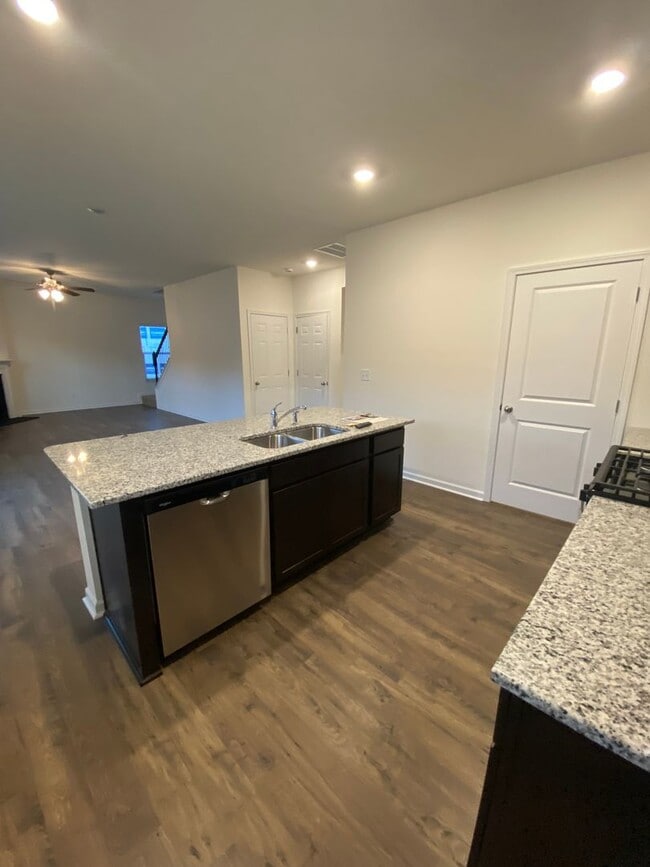 Building Photo - Gorgeous South Knoxville house!!!!!