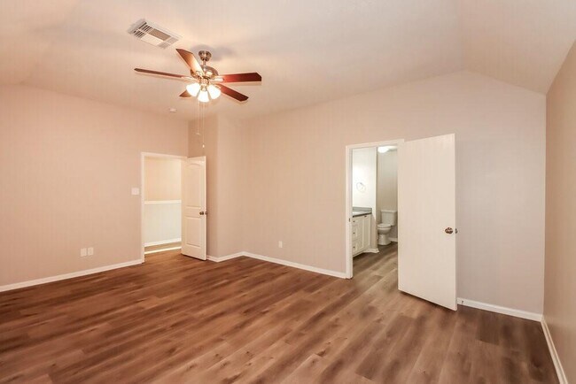 Building Photo - 22815 W Waterlake