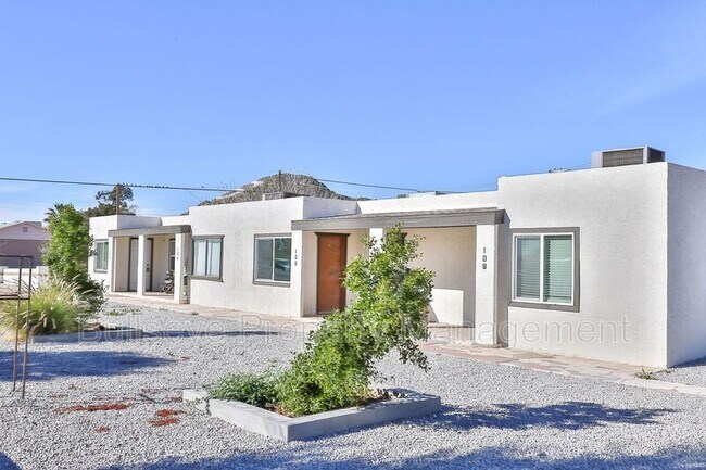 Building Photo - 102 E Hatcher Rd