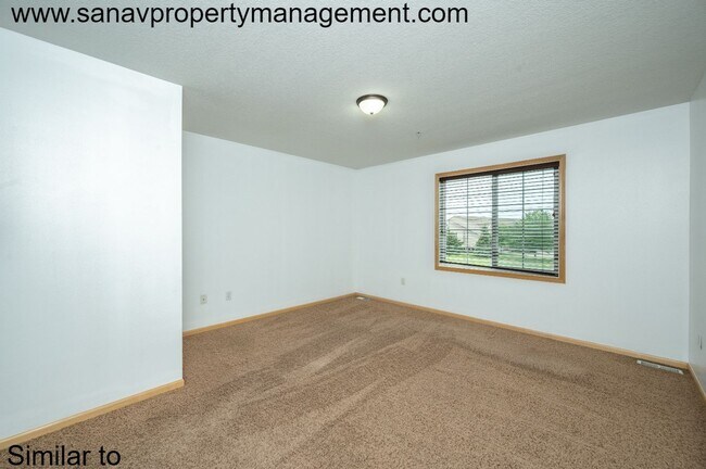 Building Photo - "Charming Family Haven: 2-Bed, 1.5-Bath Home with Versatile Loft in Prime Location"