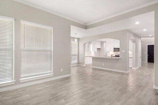 Building Photo - 28243 Chalet Park Dr