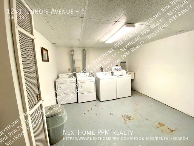 Building Photo - Dormont 1 Bedroom with heat included. Octo...