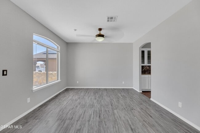 Building Photo - 14378 N Cave Dr