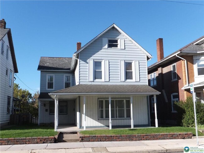 Building Photo - 1460 Main St