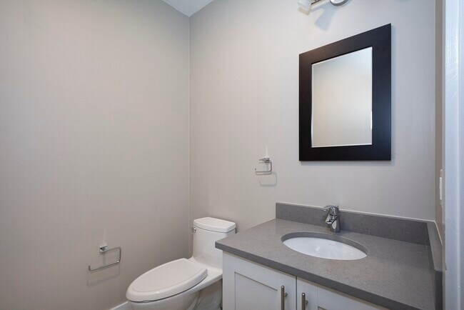 Building Photo - 50 Country Way