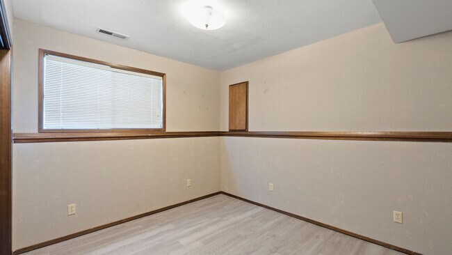 Building Photo - Charming 4-Bedroom Home with Garden – Avai...