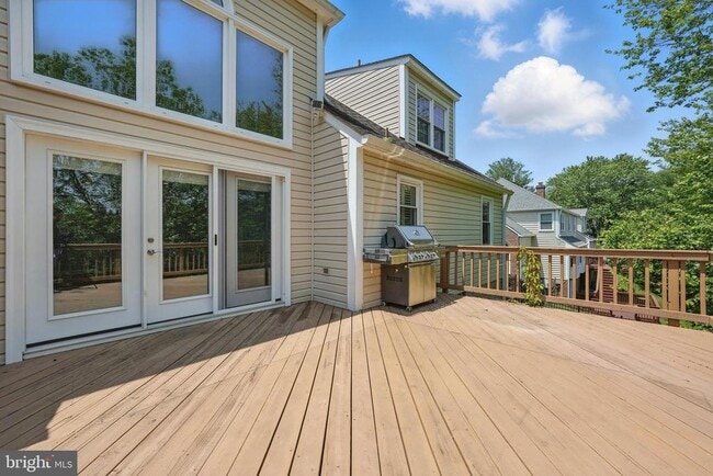 Building Photo - 9913 Rosewood Hill Cir