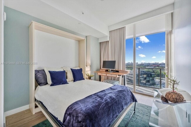 Building Photo - 2678 Tigertail Ave