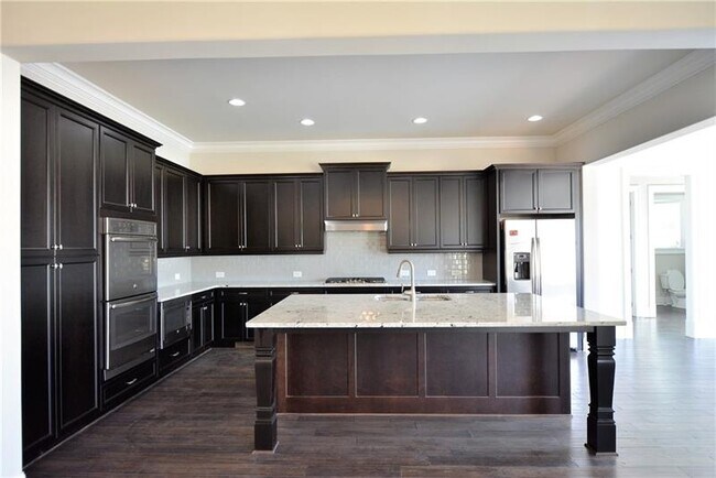Building Photo - 7200 Grandview Overlook