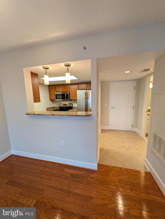 Building Photo - 11800 Sunset Hills Rd