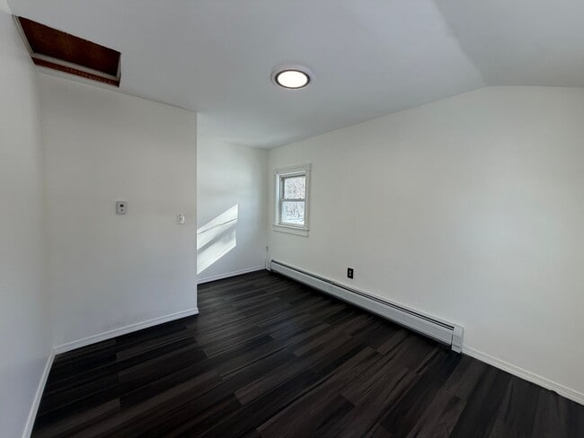 Building Photo - Charming 3-Bedroom Home Near Pontoosuc Lake