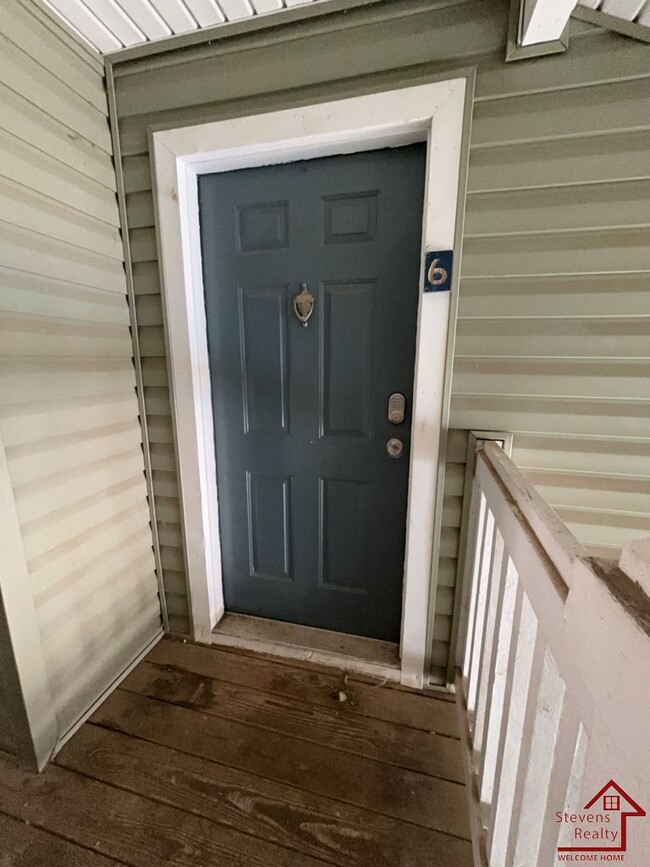 Building Photo - 430 Oriole Dr