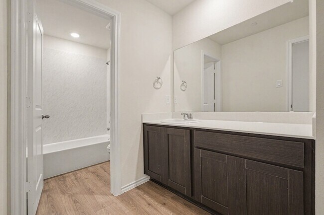 Building Photo - 125 Arbor Dr