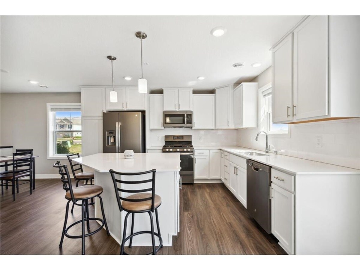 Building Photo - 2128 Ada Dr