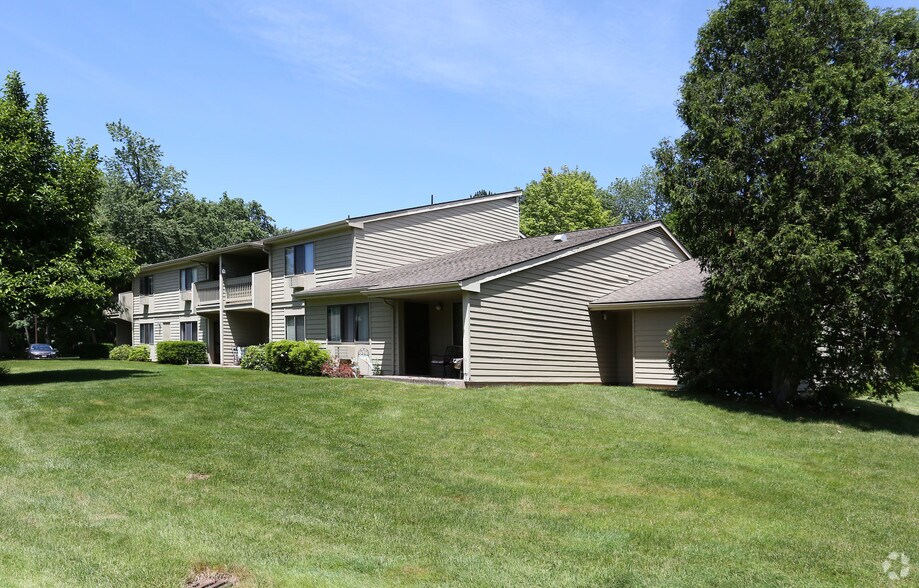 Brownstone Gardens East Longmeadow Ma Fasci Garden