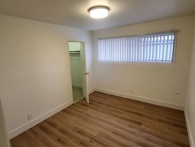 Building Photo - 3351 E Andy St