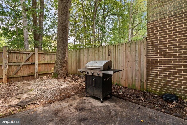 Building Photo - 6627 Burlington Pl