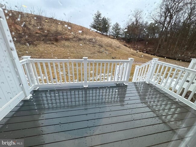 Building Photo - 1707 Water Xing Rd