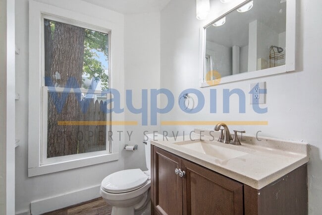 Building Photo - 19 Vandenberg Pl SE