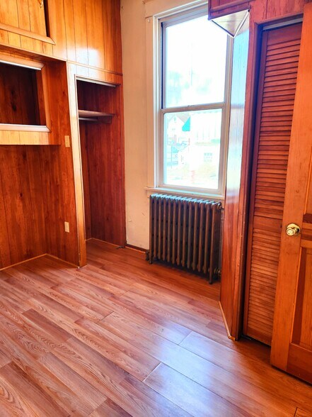 Building Photo - 922 Hober Ave