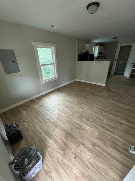 Building Photo - 405 Perkins St