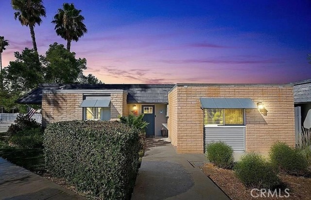 Primary Photo - 22400 Canyon Club Dr