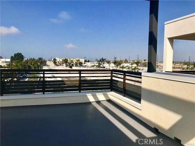 Building Photo - 1654 Pomona Ave