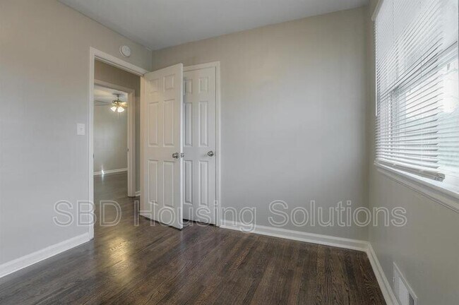 Building Photo - 6200 E 102nd Terrace