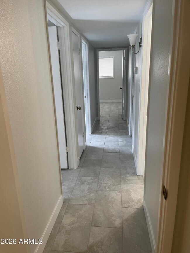 Building Photo - 1915 E Gemini Dr