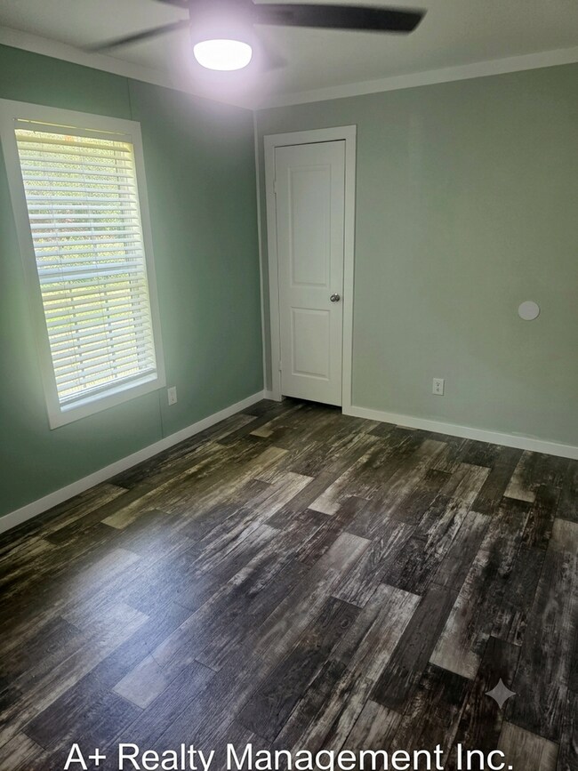 Building Photo - Move-in by AUGUST 10  ****Get 2 WEEKS FREE RENT ****