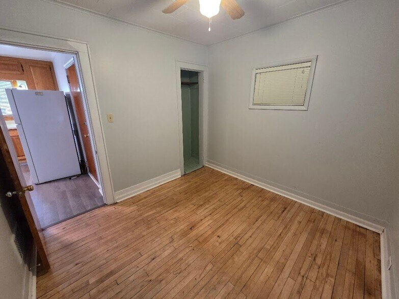 Building Photo - 112 Gale Ave