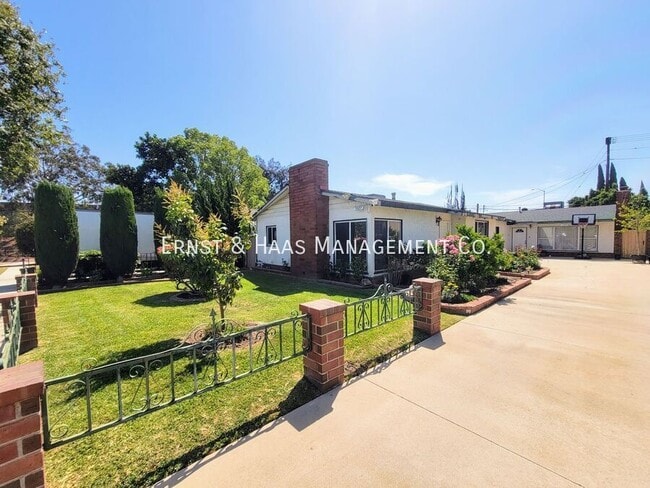 Primary Photo - 3527 Pine Ave