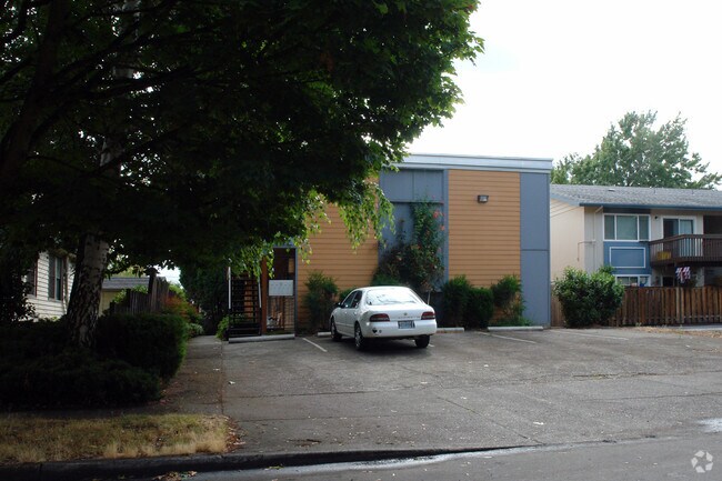 Building Photo - 4212 SE 15th Ave