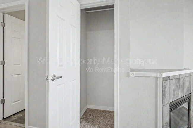 Building Photo - 9558 Pearl Cir