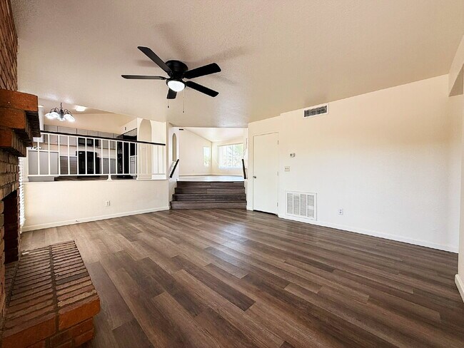 Building Photo - Spacious Garden Lakes Beauty – Vaulted Ceilings, 3-Car Garage & Stunning Upgrades!