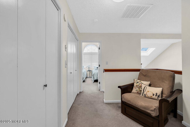 Building Photo - 29 Shore Dr