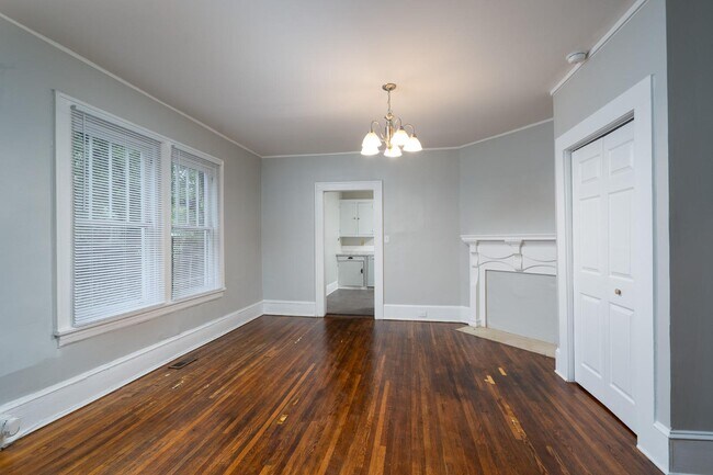 Building Photo - 1710 S Tryon St