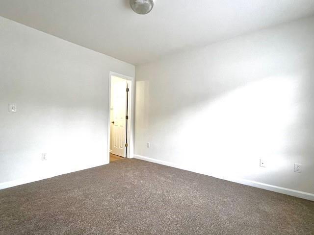 Building Photo - 895 Redwood Dr NW