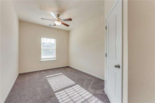Building Photo - 5317 Burrus Ln