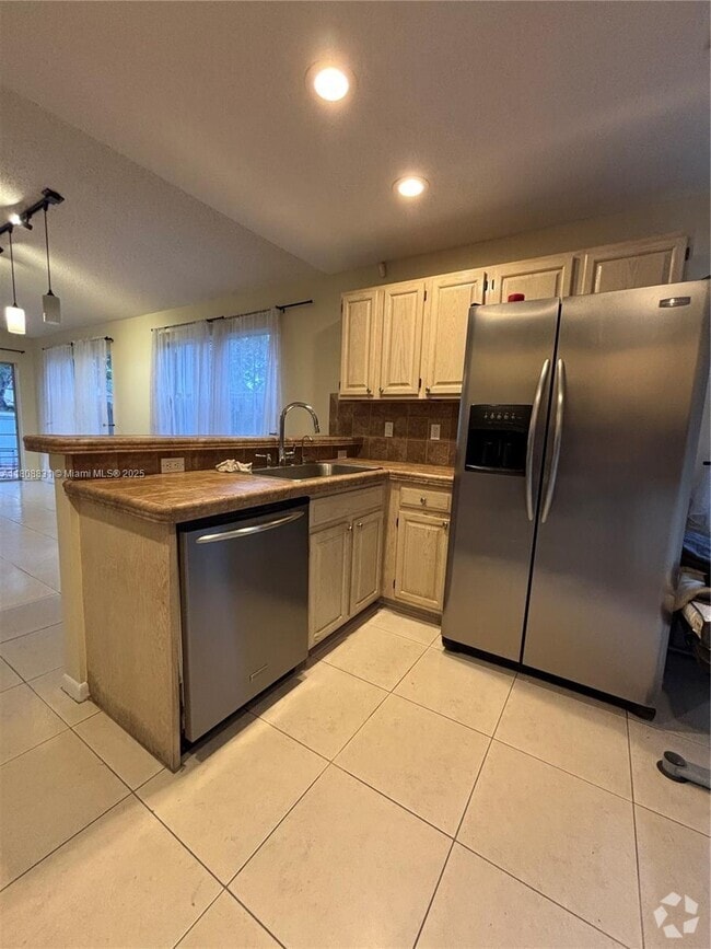 Building Photo - 9366 Arborwood Cir