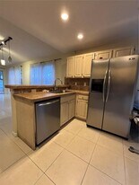 Building Photo - 9366 Arborwood Cir