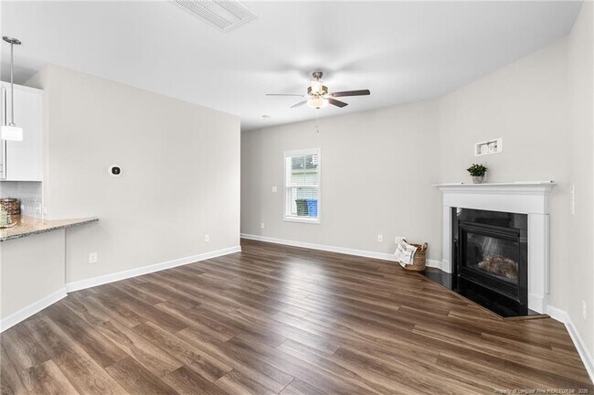 Building Photo - 1319 Water Leaf Dr