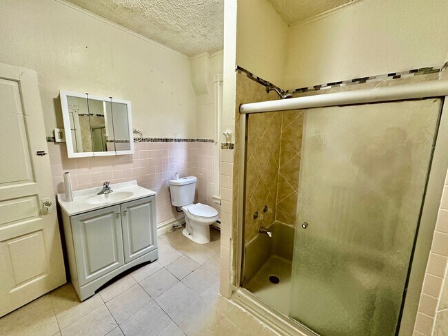 Building Photo - 43 S 13th St