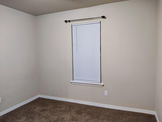 Building Photo - 2813 Conner Dr